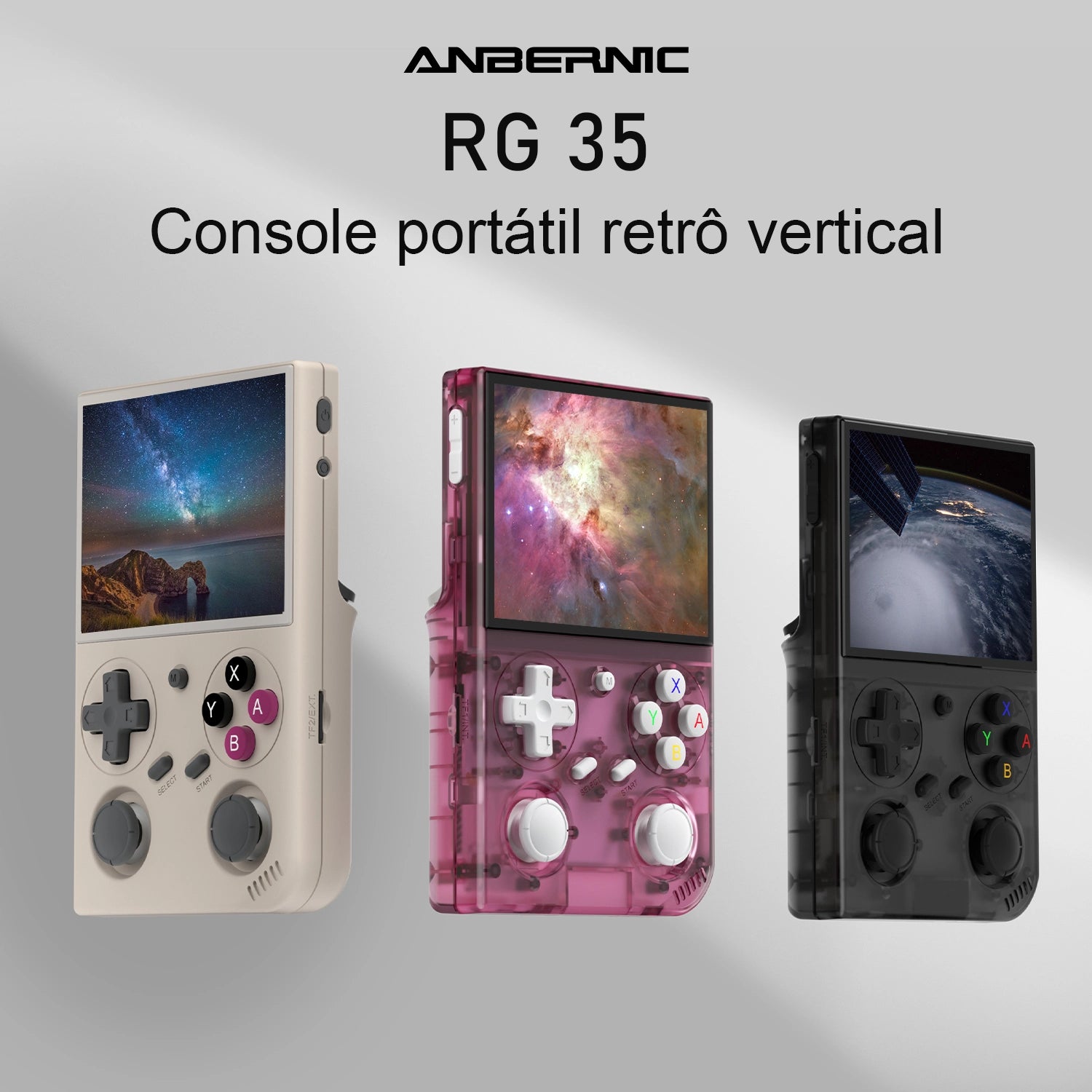 Três consoles ANBERNIC RG 35 portáteis retrô verticais nas cores bege, rosa translúcido e preto.
